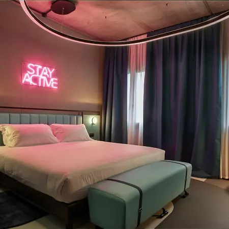 Stay Hotel 3*